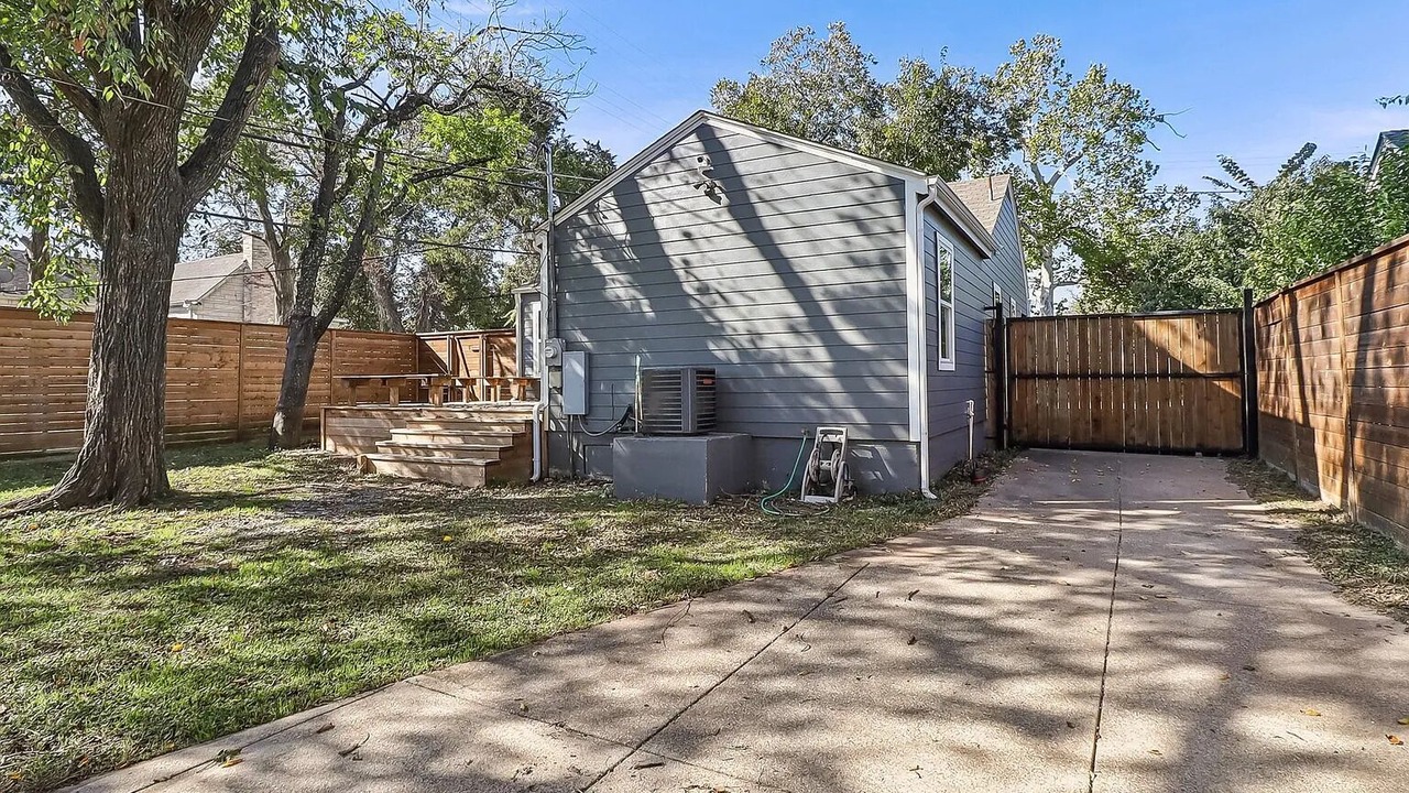 Photo of Outdoor in Oak Cliff