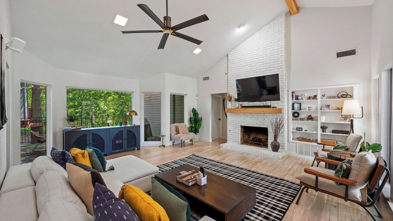 Photo of Bedroom in Garland
