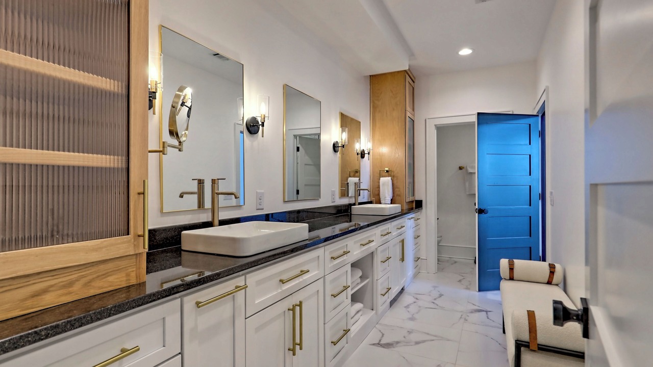 Photo of Bathroom in Elf