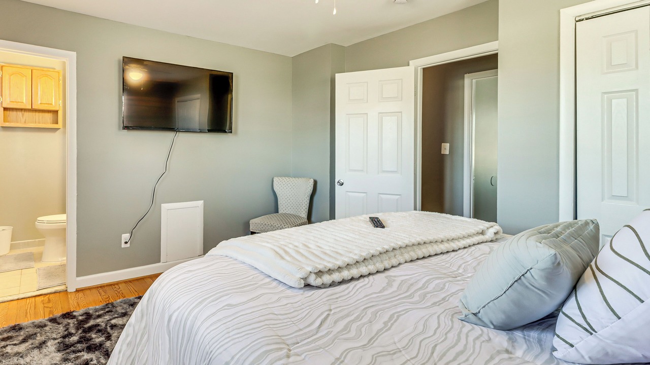 Photo of Bedroom in Walker Mill