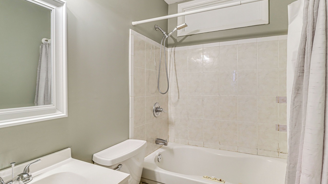 Photo of Bathroom in Walker Mill