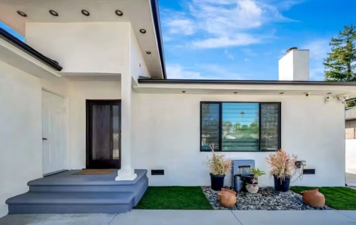Photo of Outdoor in Tarzana