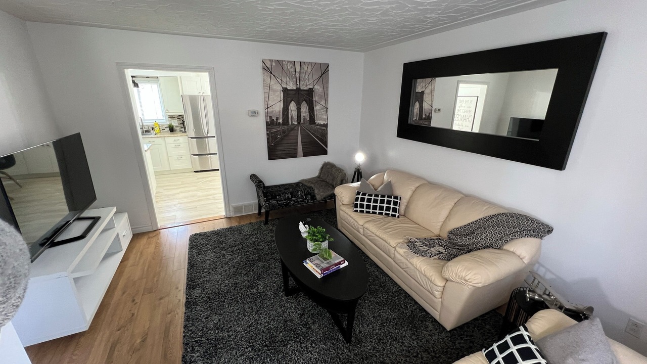 Photo of Livingroom in Hespeler