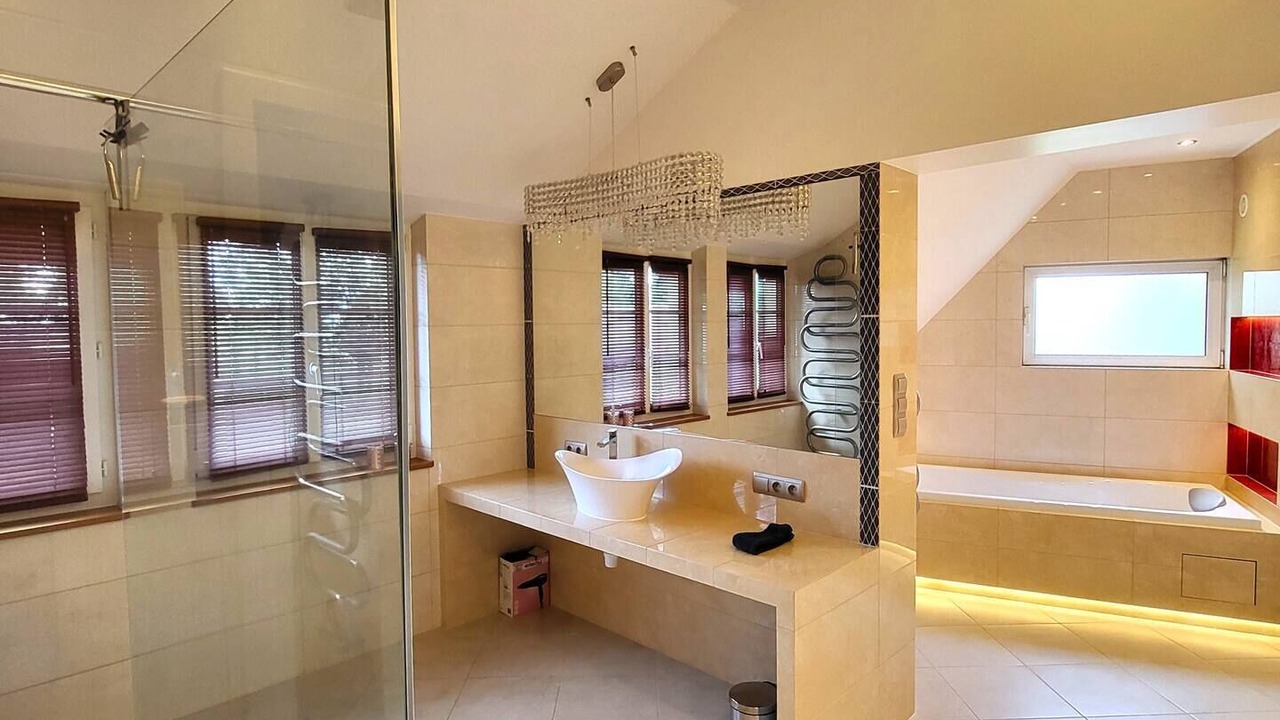 Photo of Bathroom in Bailleau-l'Eveque