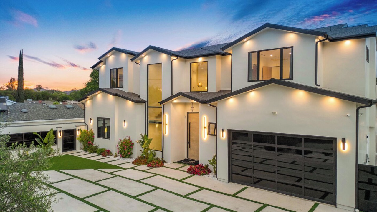 Photo of Outdoor in Woodland Hills