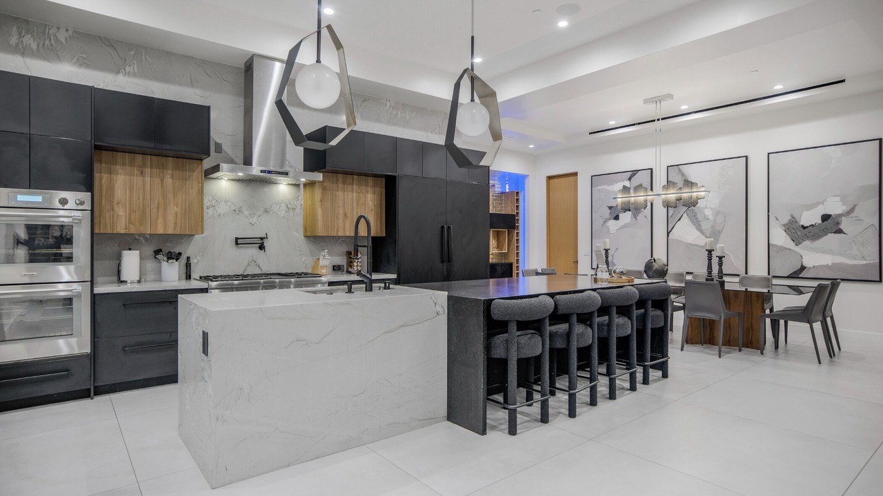 Photo of Kitchen in Woodland Hills