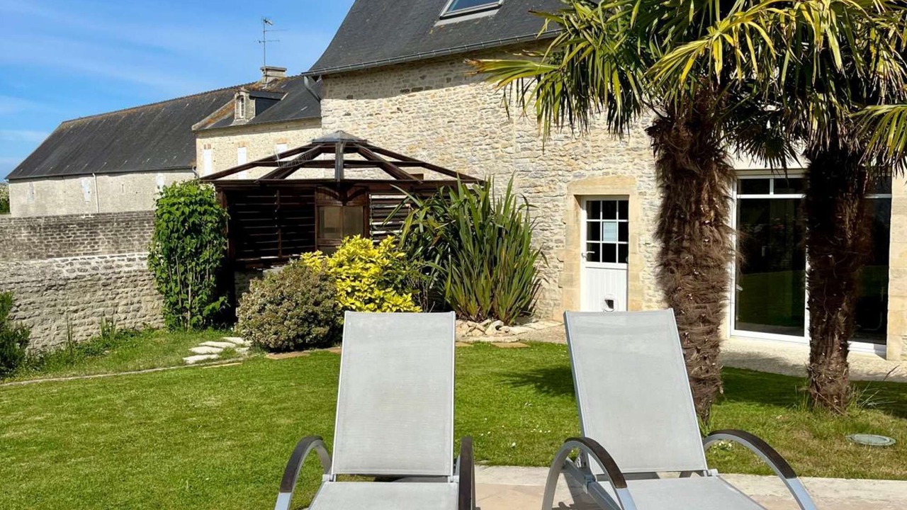 Photo of Patio Balcony in Saint-Come-de-Fresne