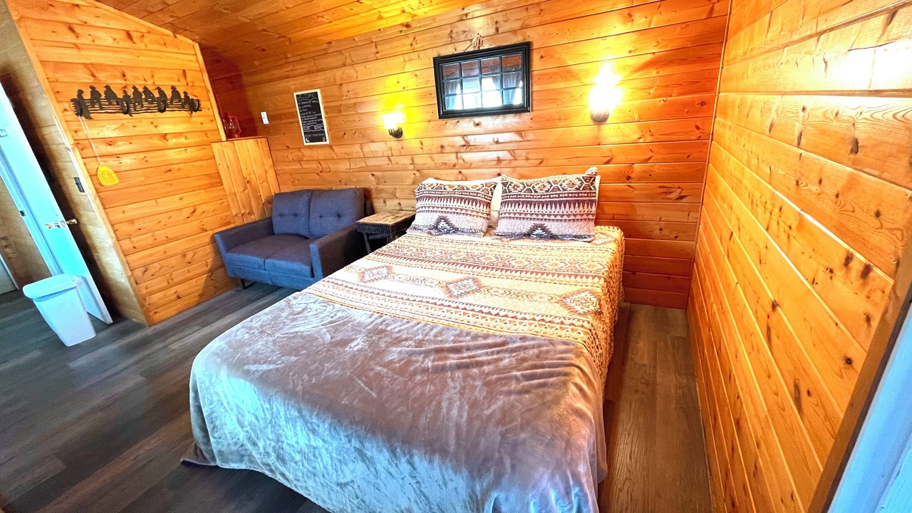 Photo of Bedroom in Chiloquin