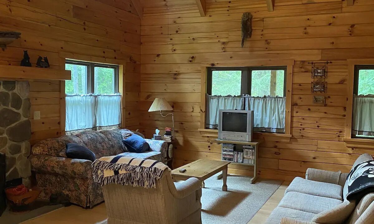 Photo of Livingroom in Mattawana