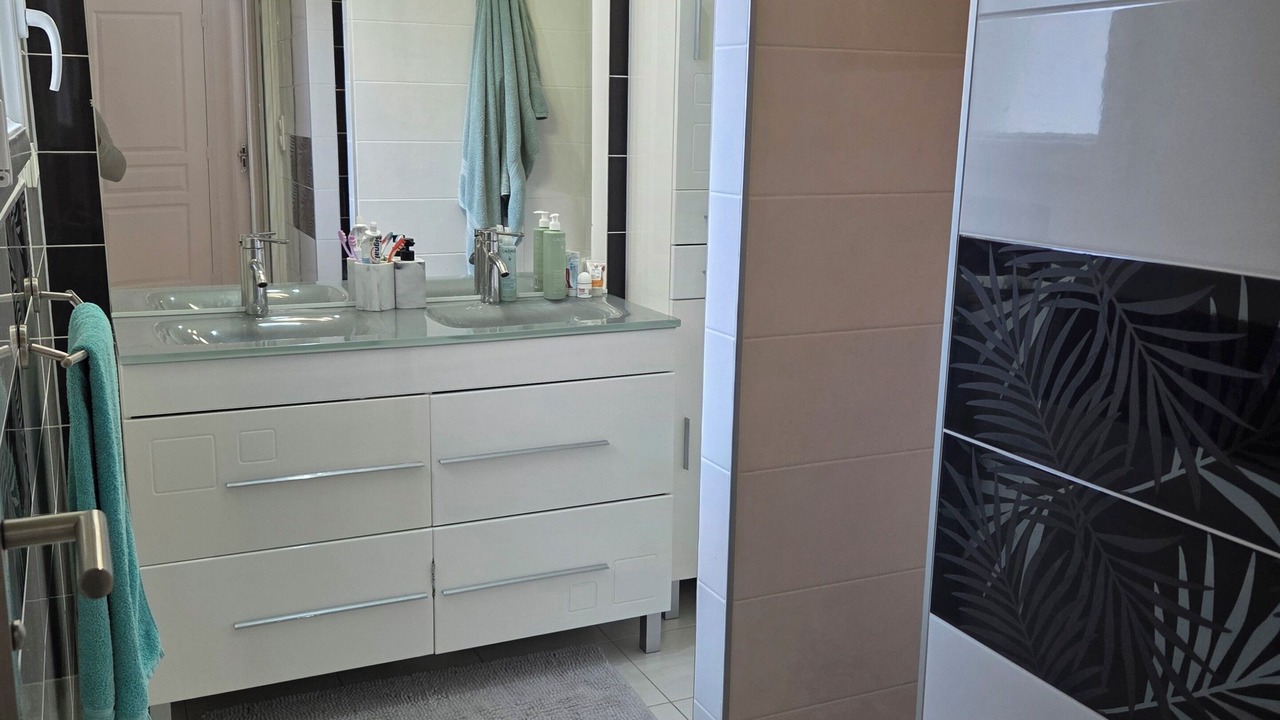 Photo of Bathroom in Pommeret