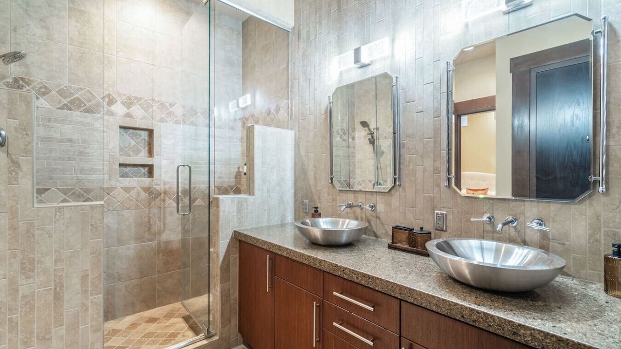 Photo of Bathroom in Old City