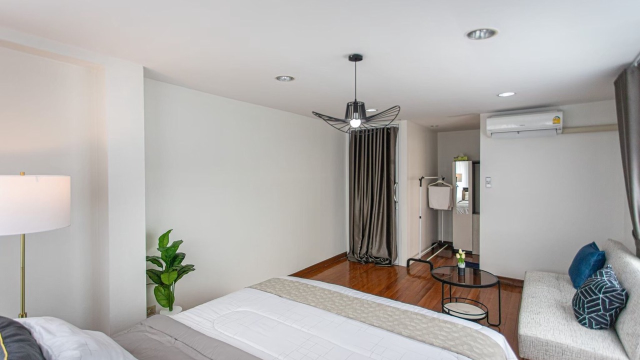 Photo of Bedroom in Phahonyothin