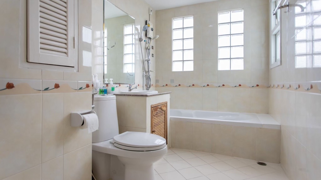 Photo of Bathroom in Phahonyothin