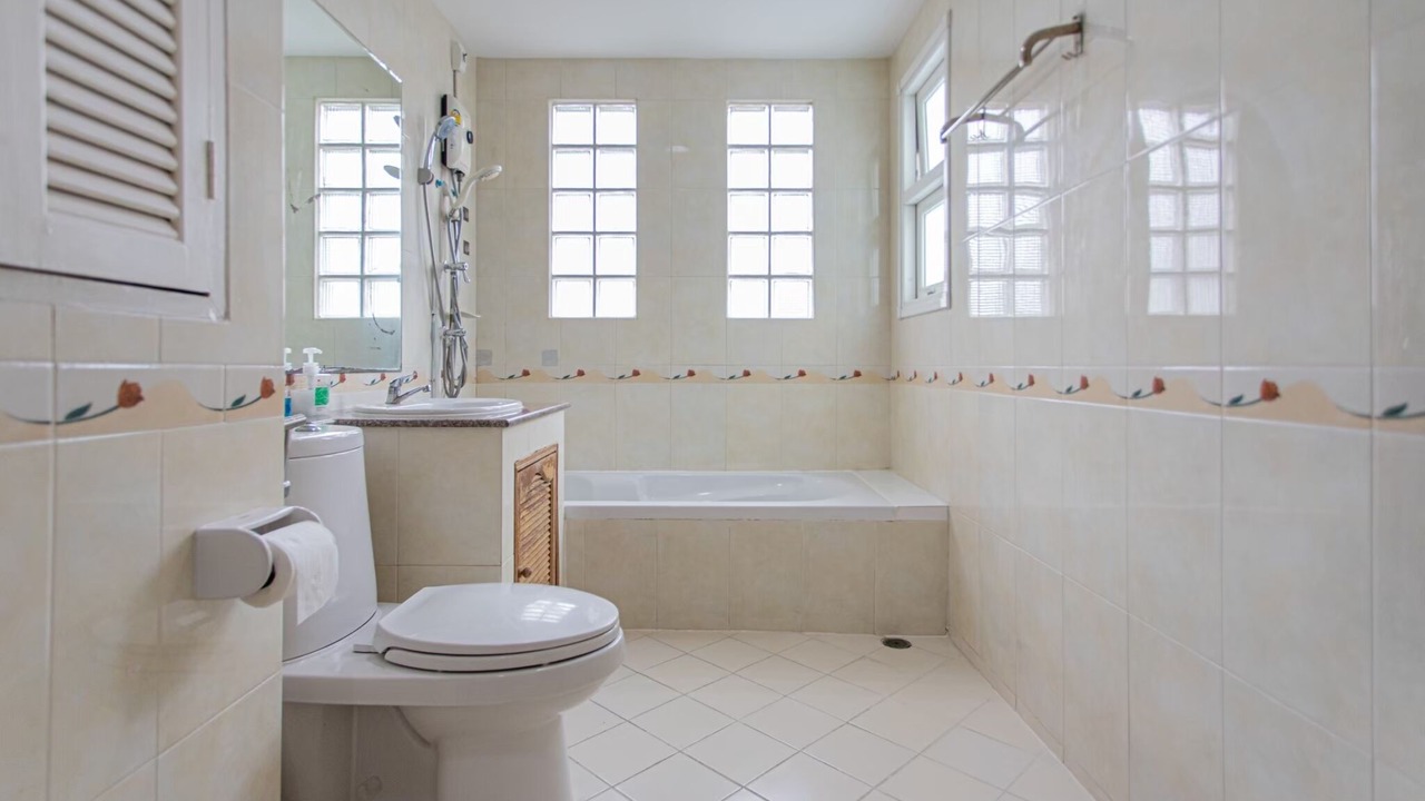 Photo of Bathroom in Phahonyothin