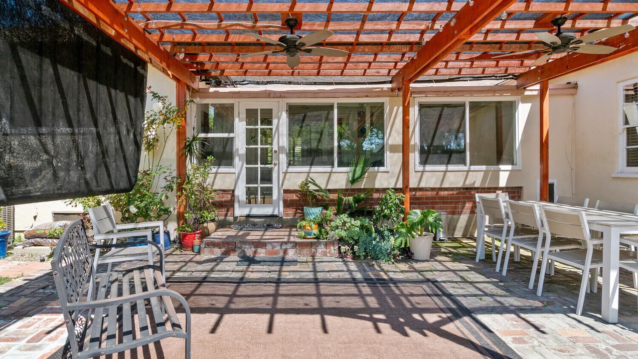 Photo of Outdoor in Valley Village