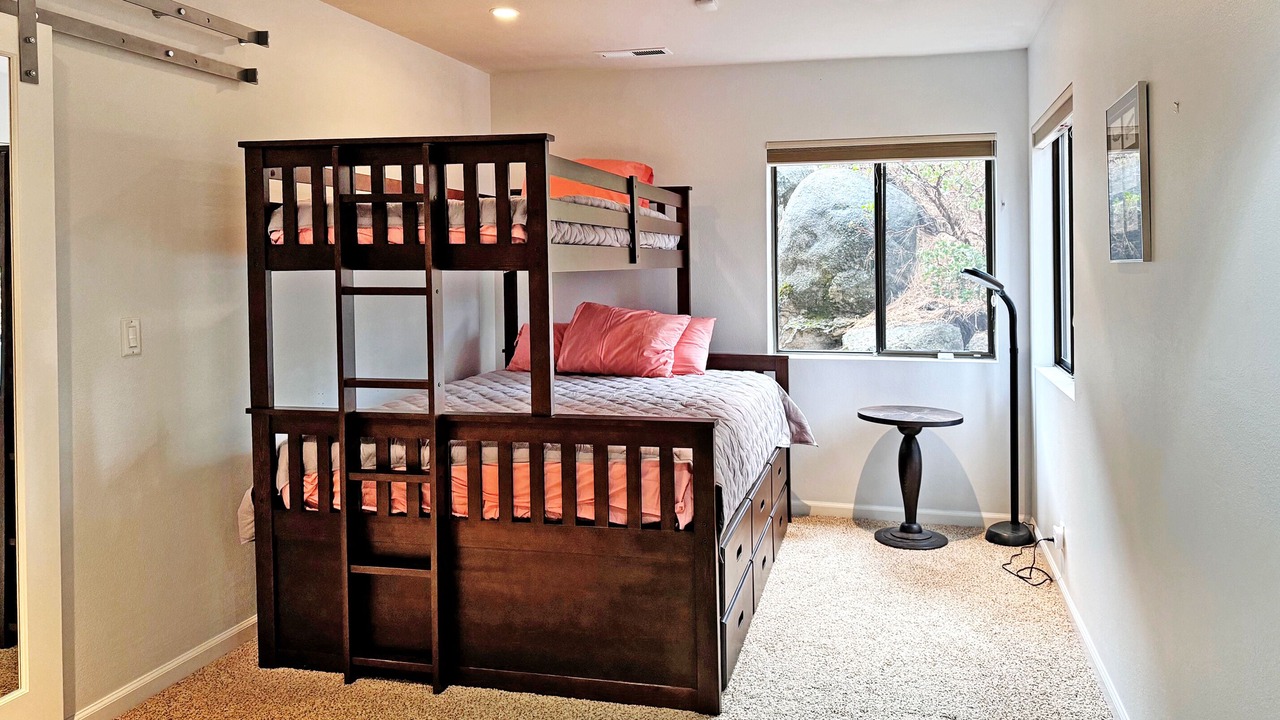 Photo of Bedroom in Round Hill Village