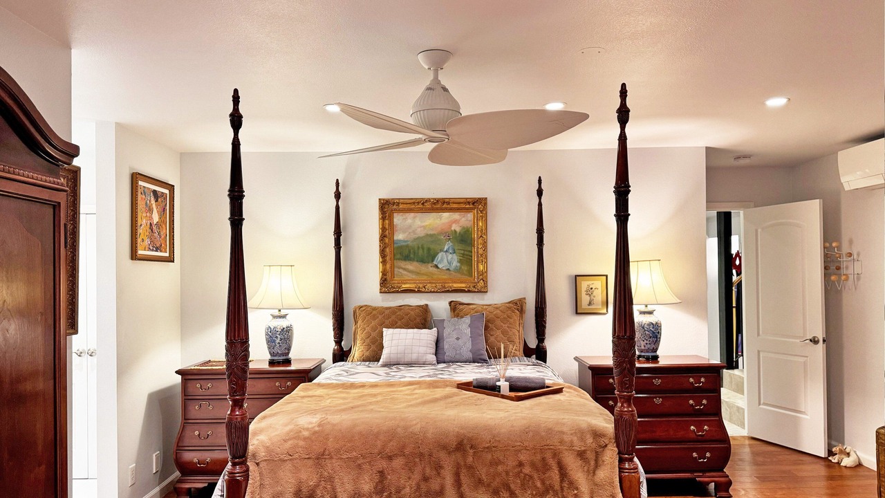 Photo of Bedroom in Round Hill Village