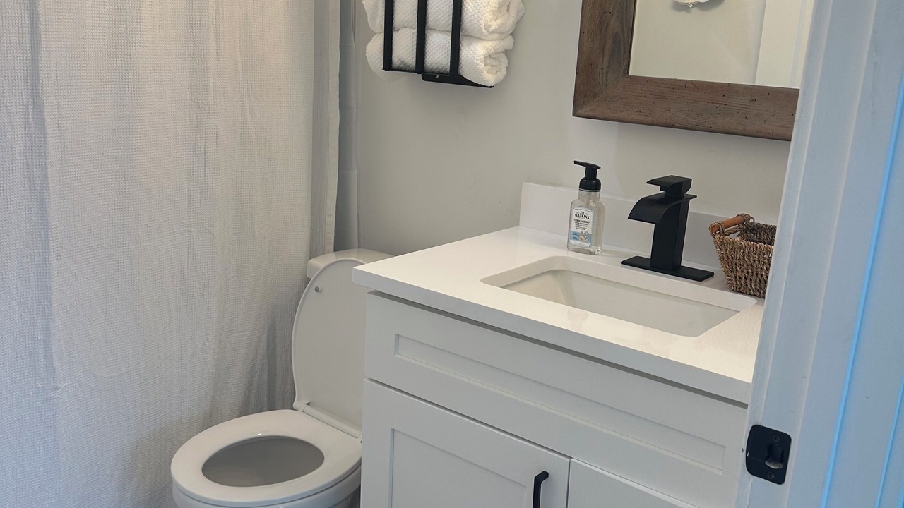 Photo of Bathroom in Green Turtle Cay
