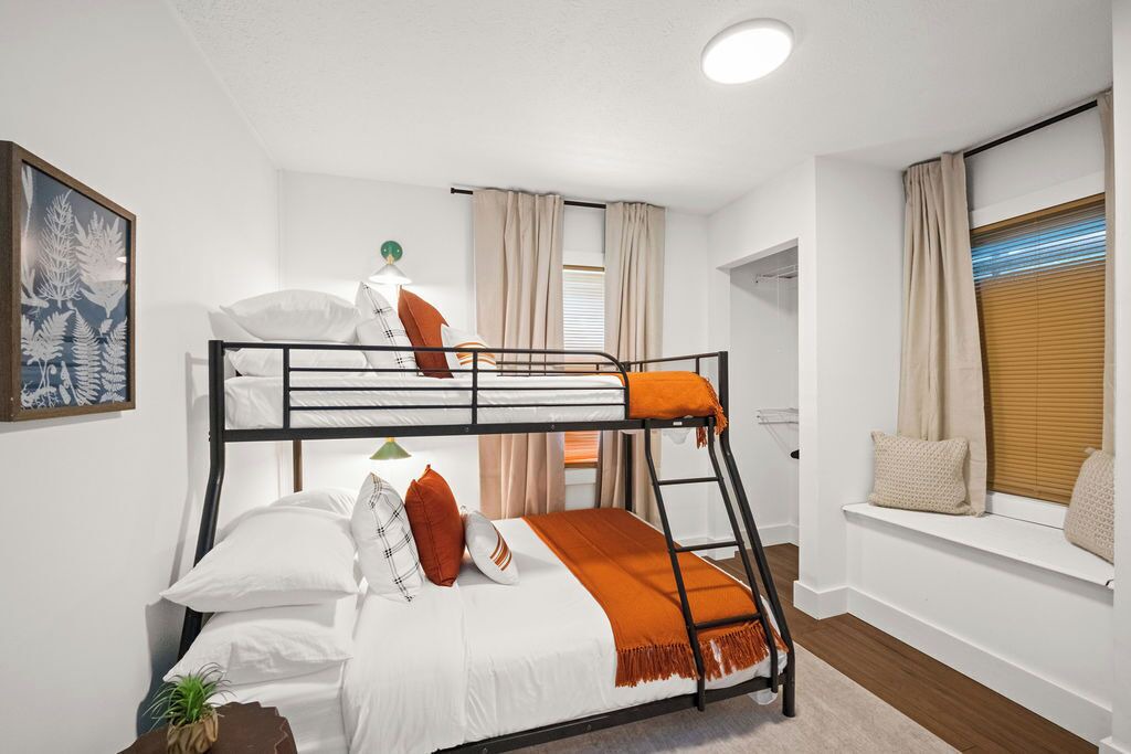Photo of Bedroom in Lansing