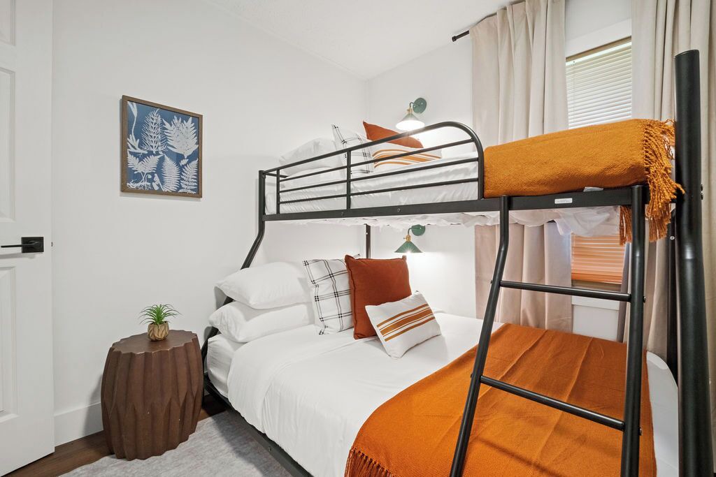 Photo of Bedroom in Lansing