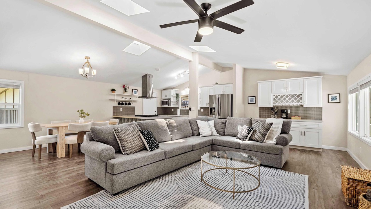 Photo of Livingroom in Serra Mesa