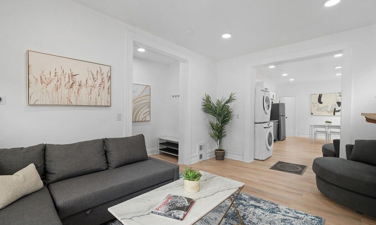 Photo of Livingroom in Shadyside