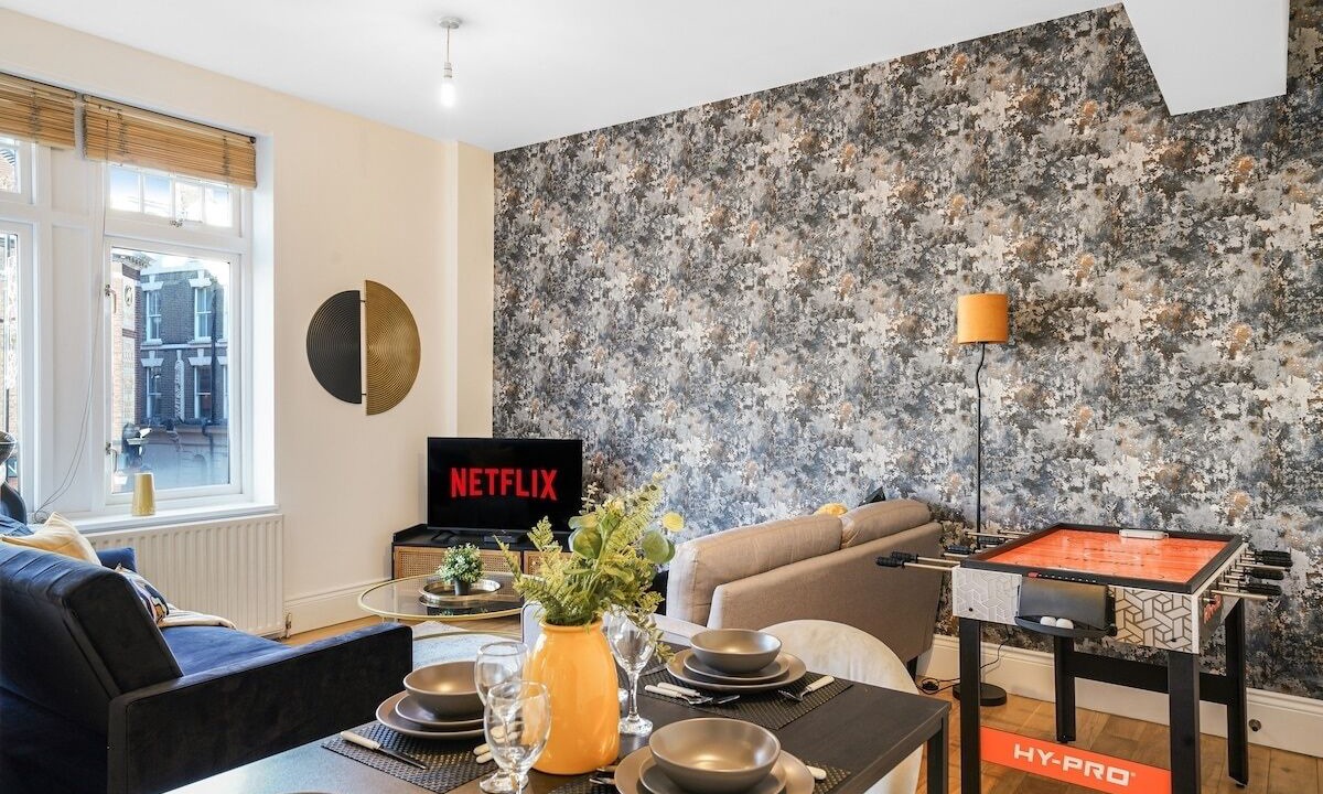 Photo of Livingroom in Homerton