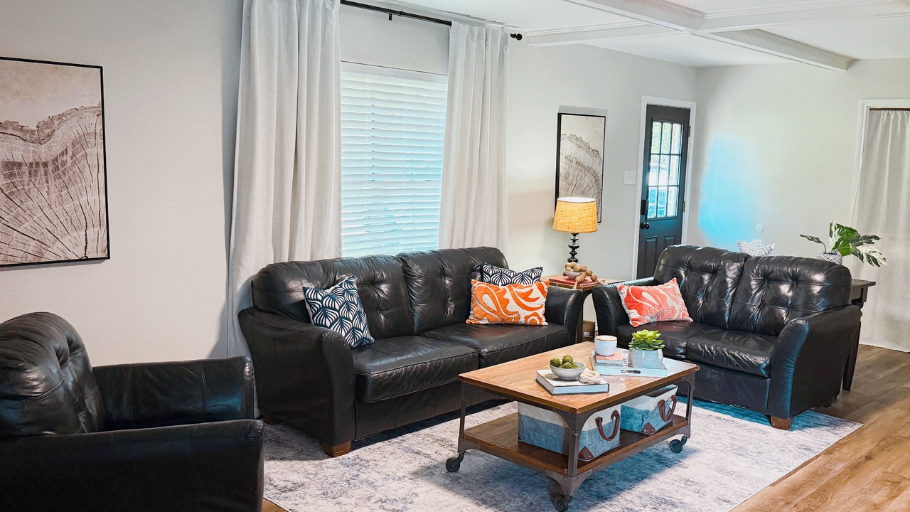 Photo of Livingroom in Grand Prairie