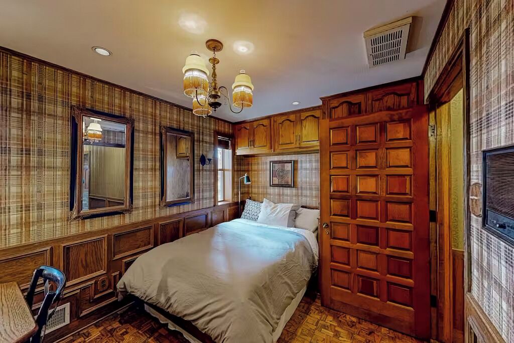 Photo of Bedroom in Tool