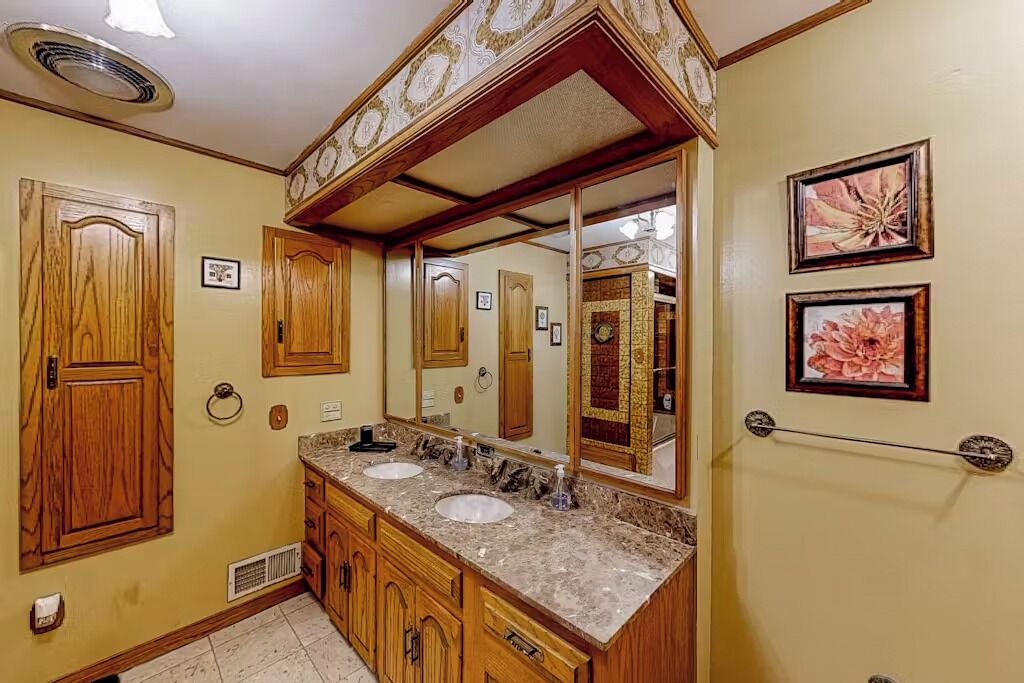 Photo of Bathroom in Tool