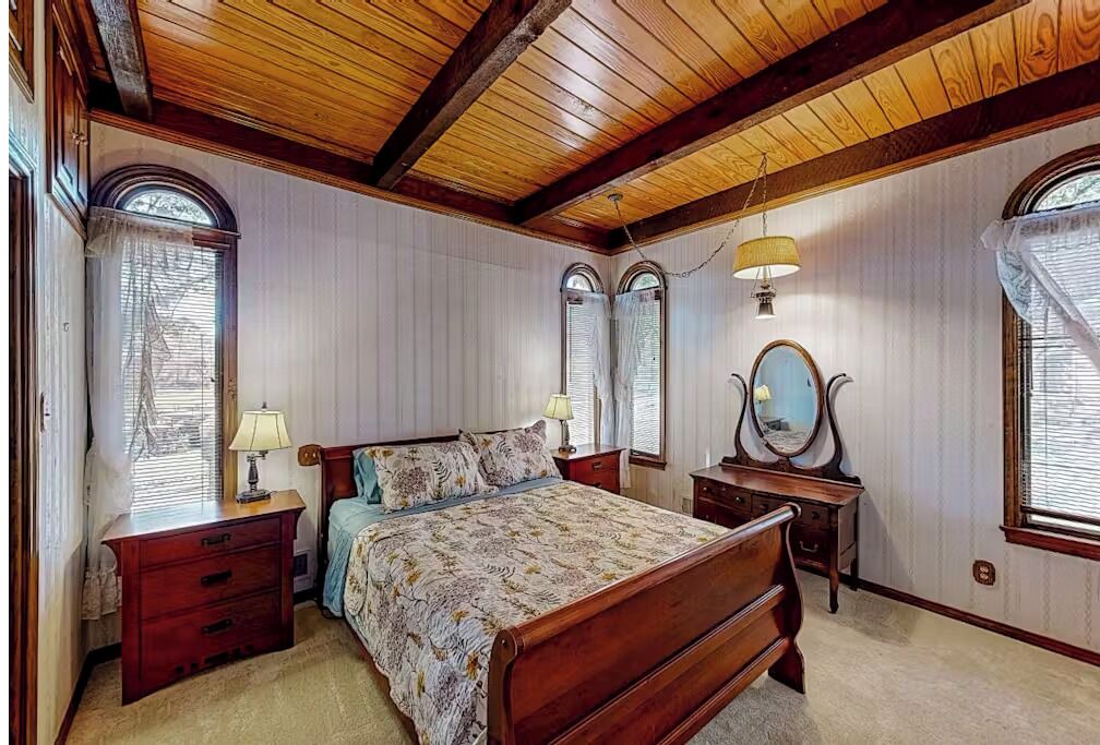 Photo of Bedroom in Tool