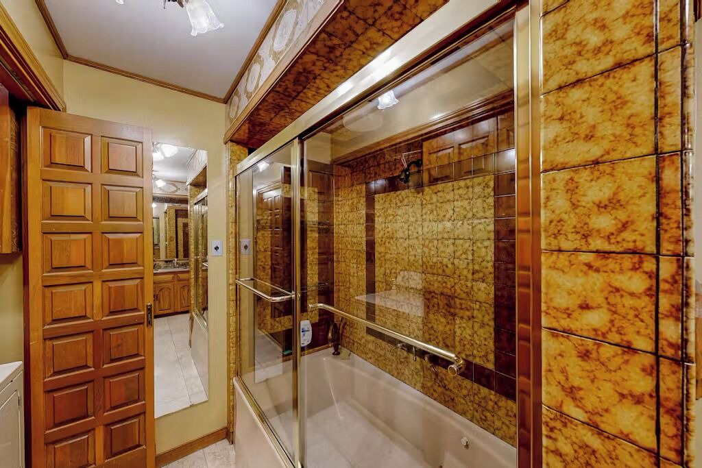 Photo of Bathroom in Tool