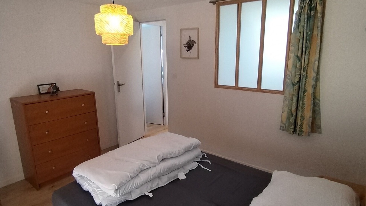 Photo of Bedroom in Saint-Derrien