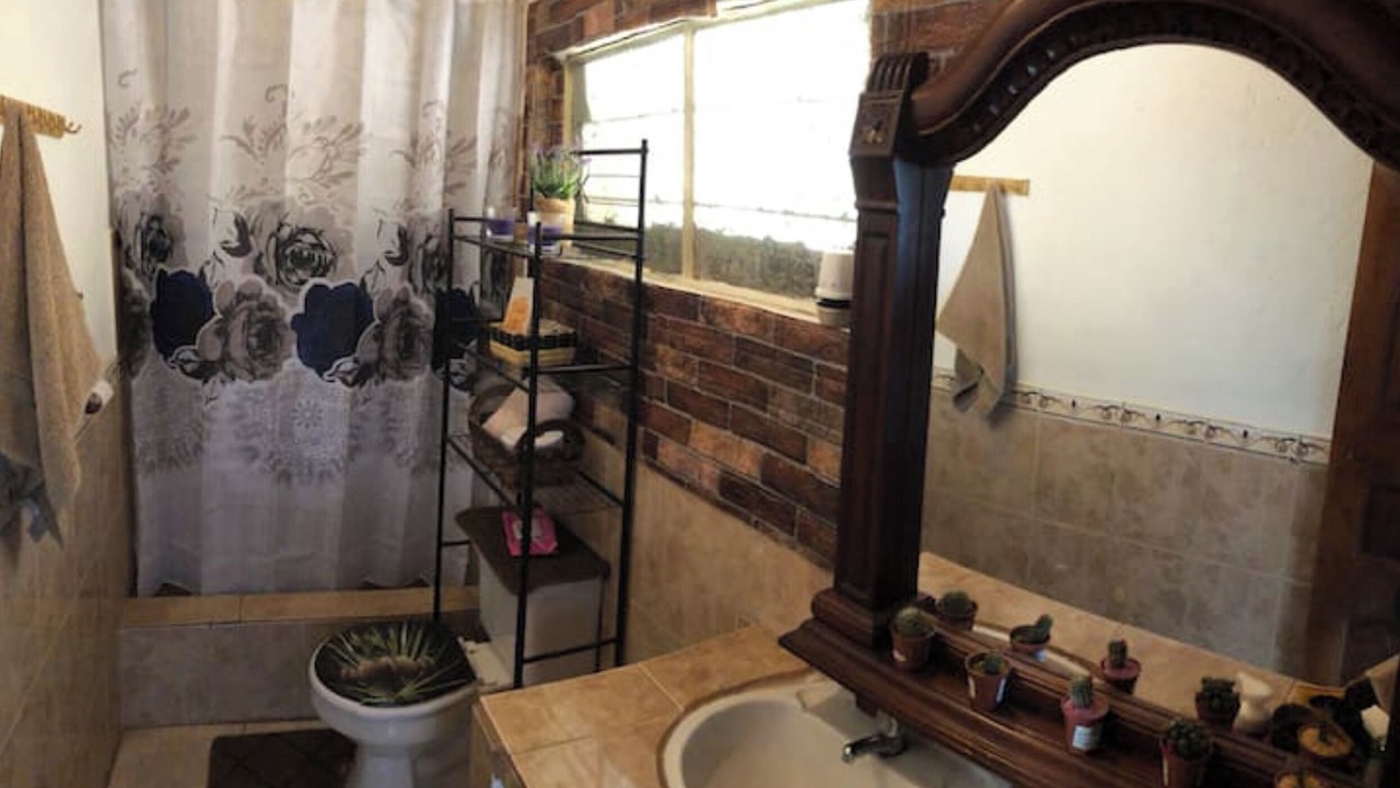 Photo of Bathroom in Tumbaco