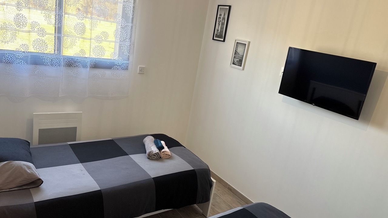 Photo of Bedroom in Gy-en-Sologne