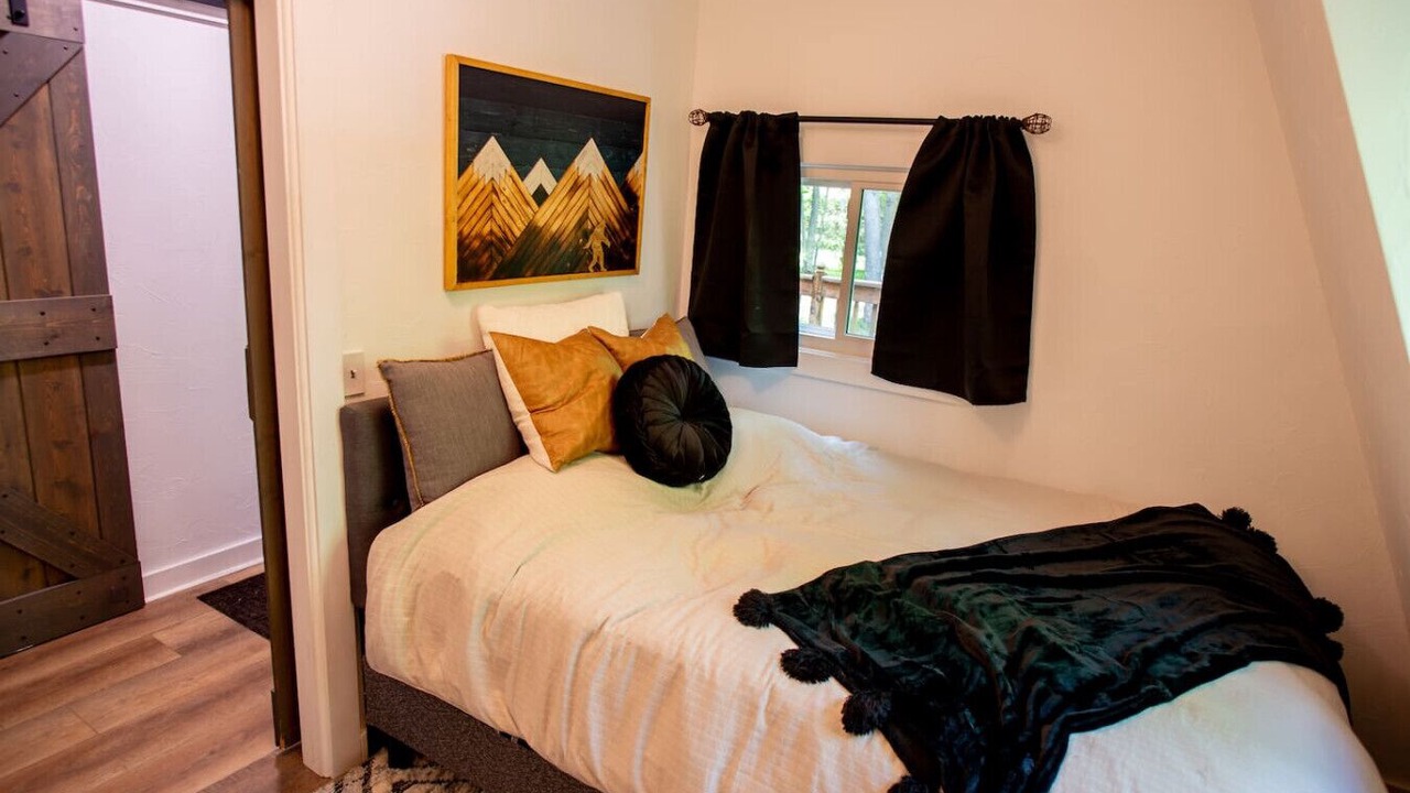 Photo of Bedroom in Mountain