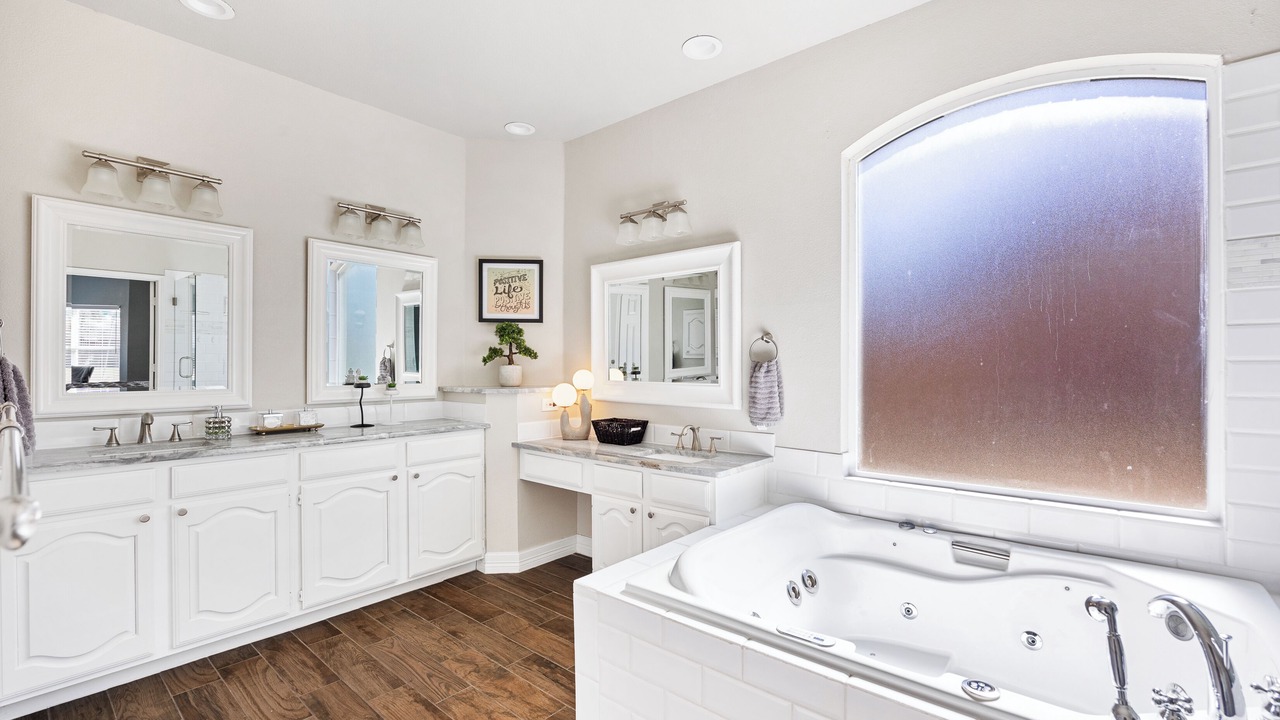 Photo of Bathroom in Rowlett