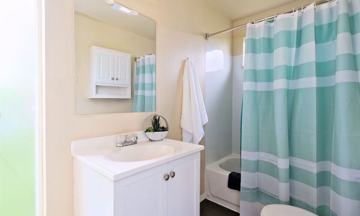 Photo of Bathroom in Highline