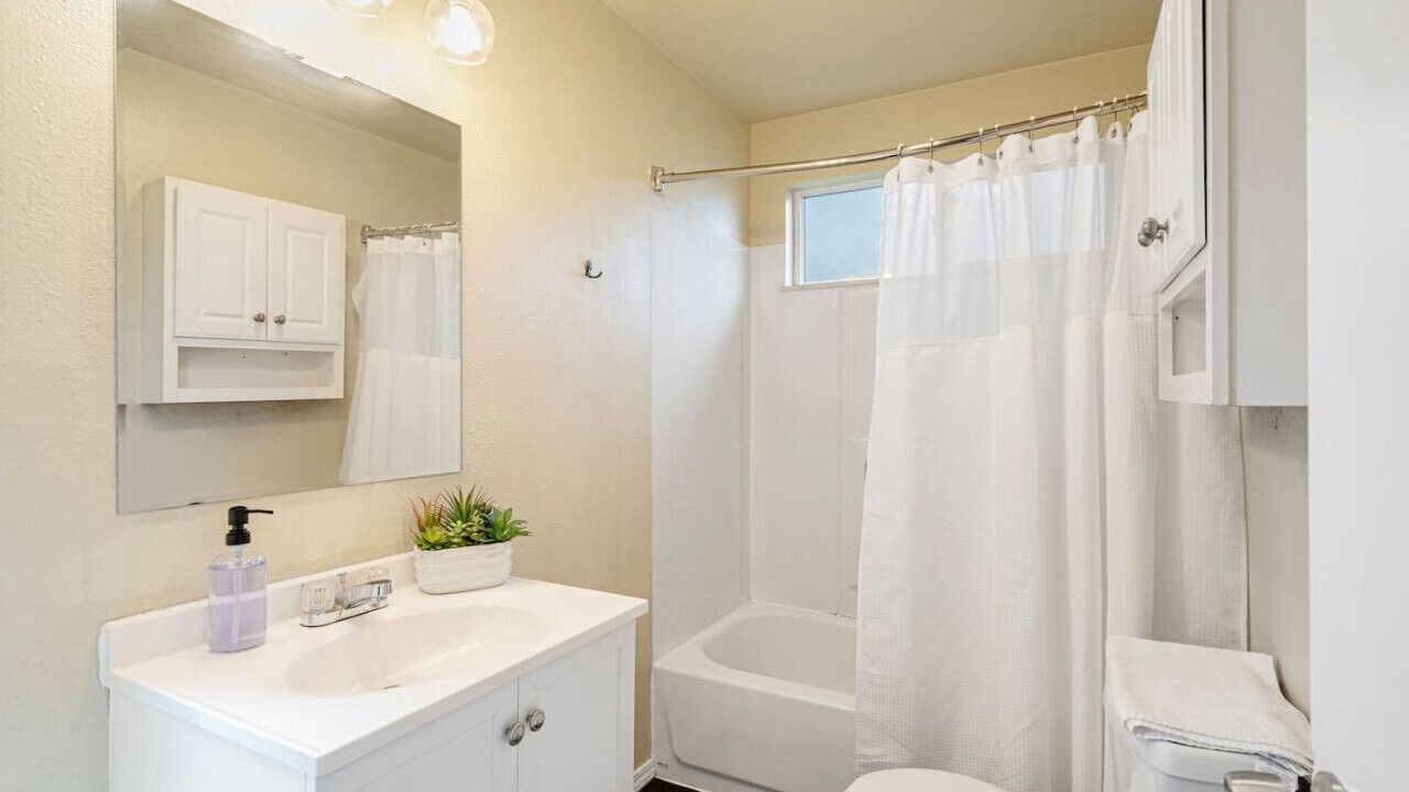 Photo of Bathroom in Highline