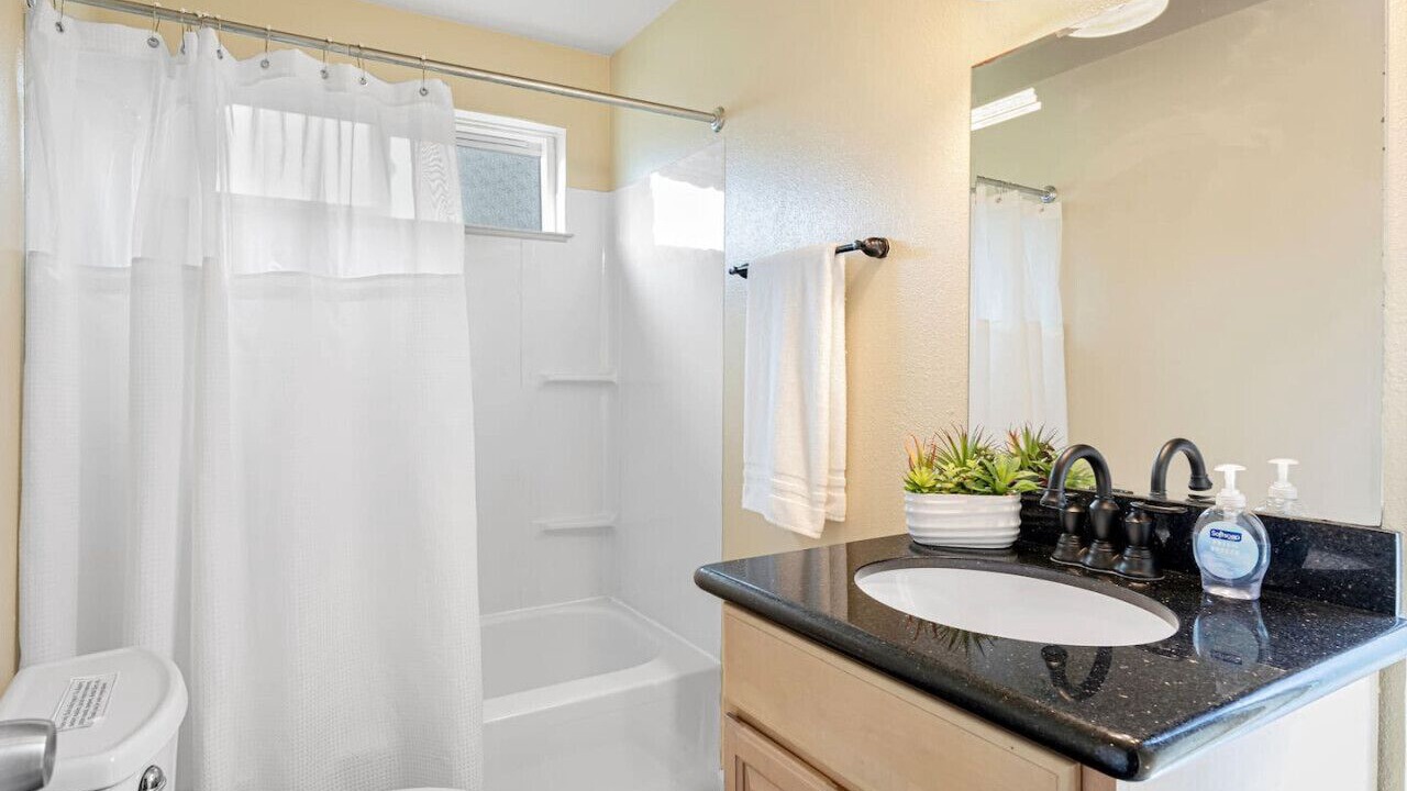 Photo of Bathroom in Highline