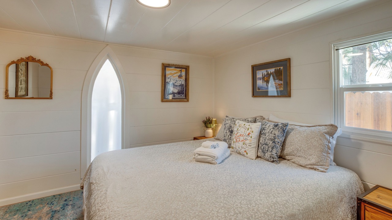 Photo of Bedroom in Lincoln Park