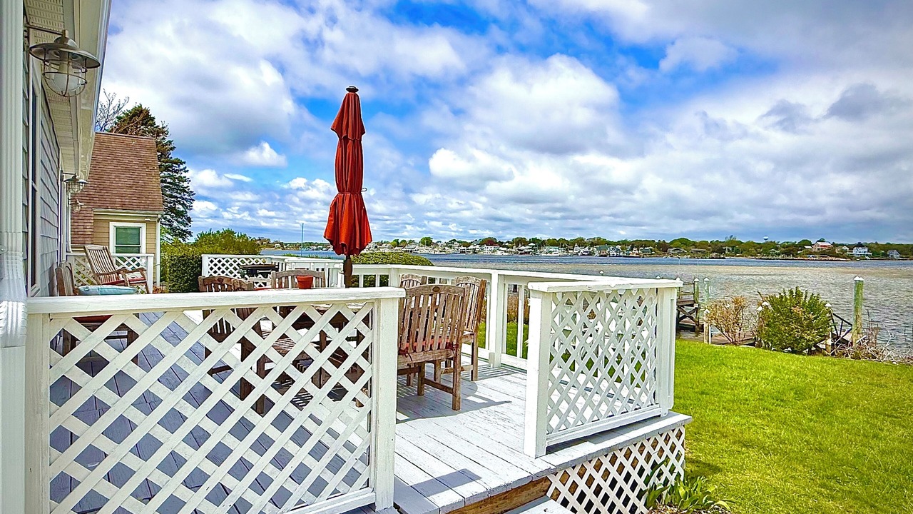 Photo of Patio Balcony in Snug Harbor