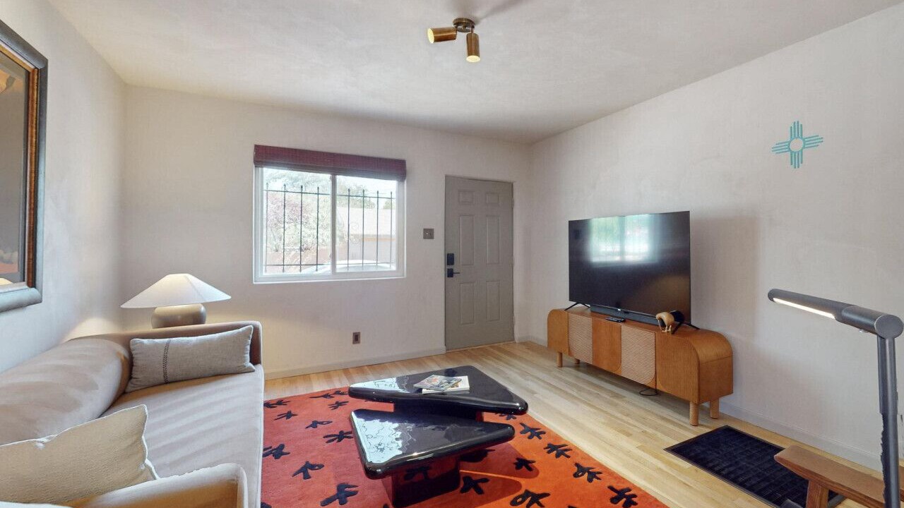 Photo of Livingroom in Raynolds Addition