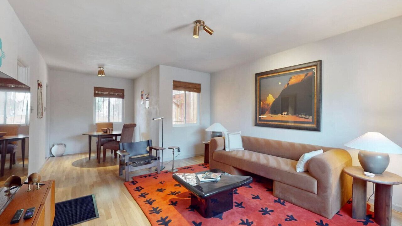 Photo of Livingroom in Raynolds Addition