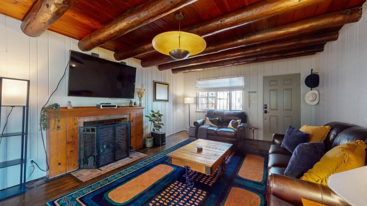 Photo of Livingroom in Raynolds Addition