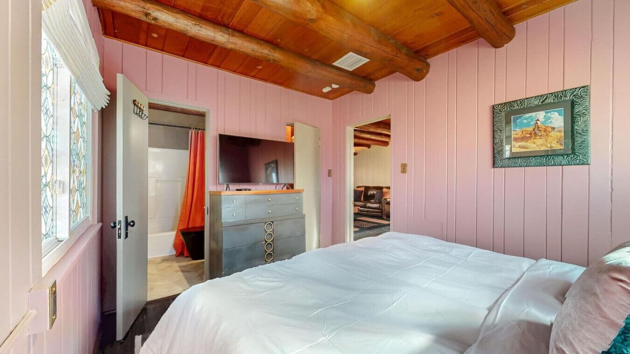 Photo of Bedroom in Raynolds Addition