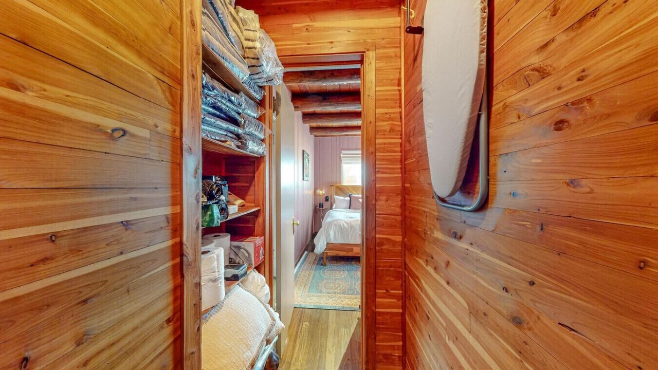 Photo of Bedroom in Raynolds Addition