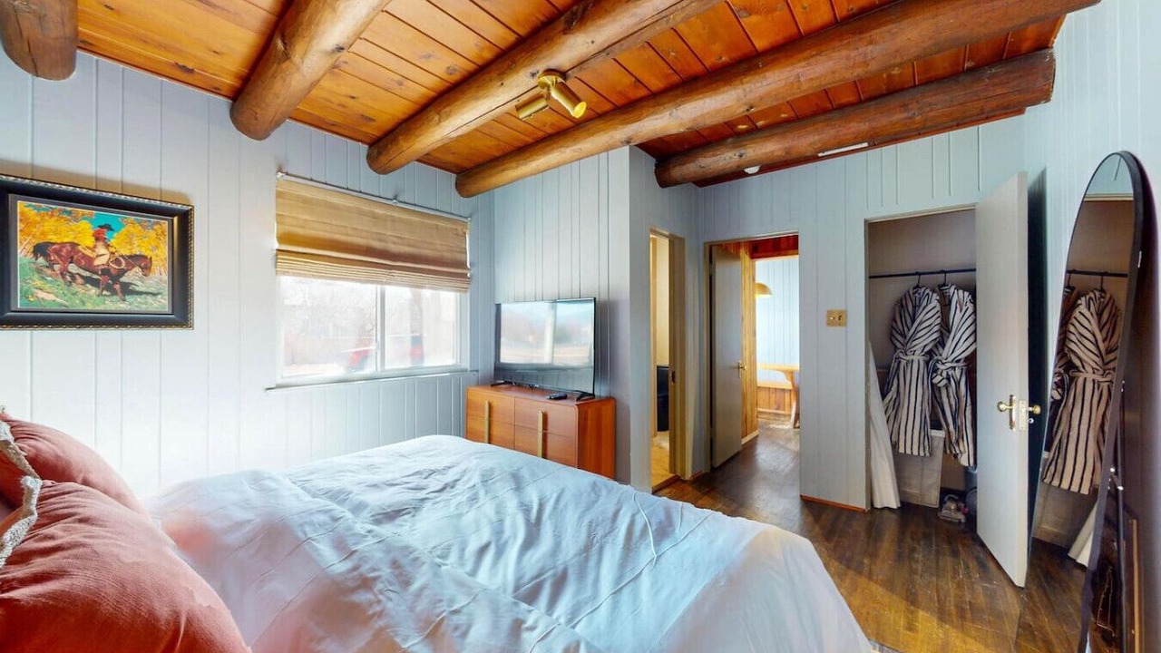 Photo of Bedroom in Raynolds Addition