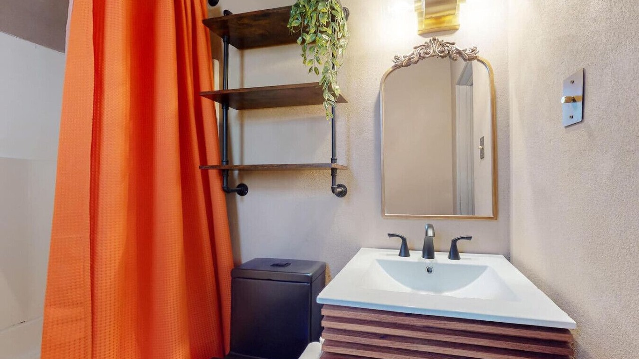 Photo of Bathroom in Raynolds Addition