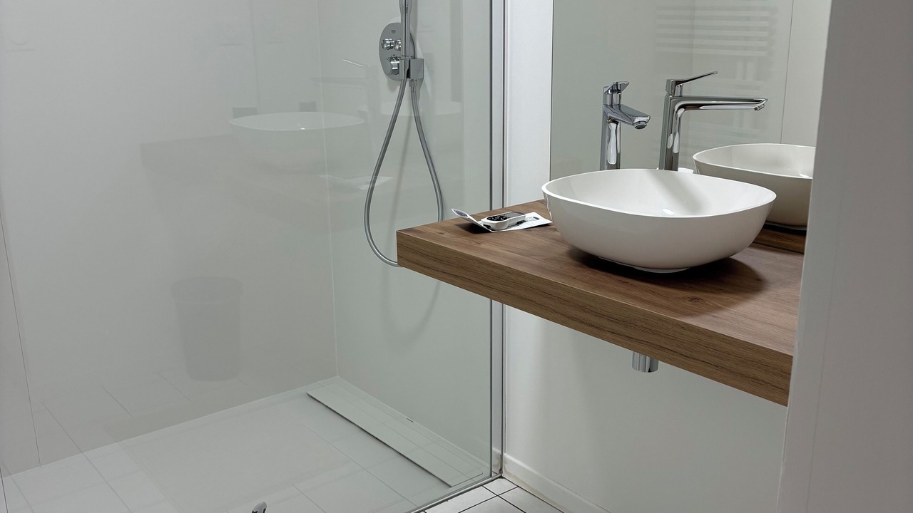 Photo of Bathroom in Dragey-Ronthon
